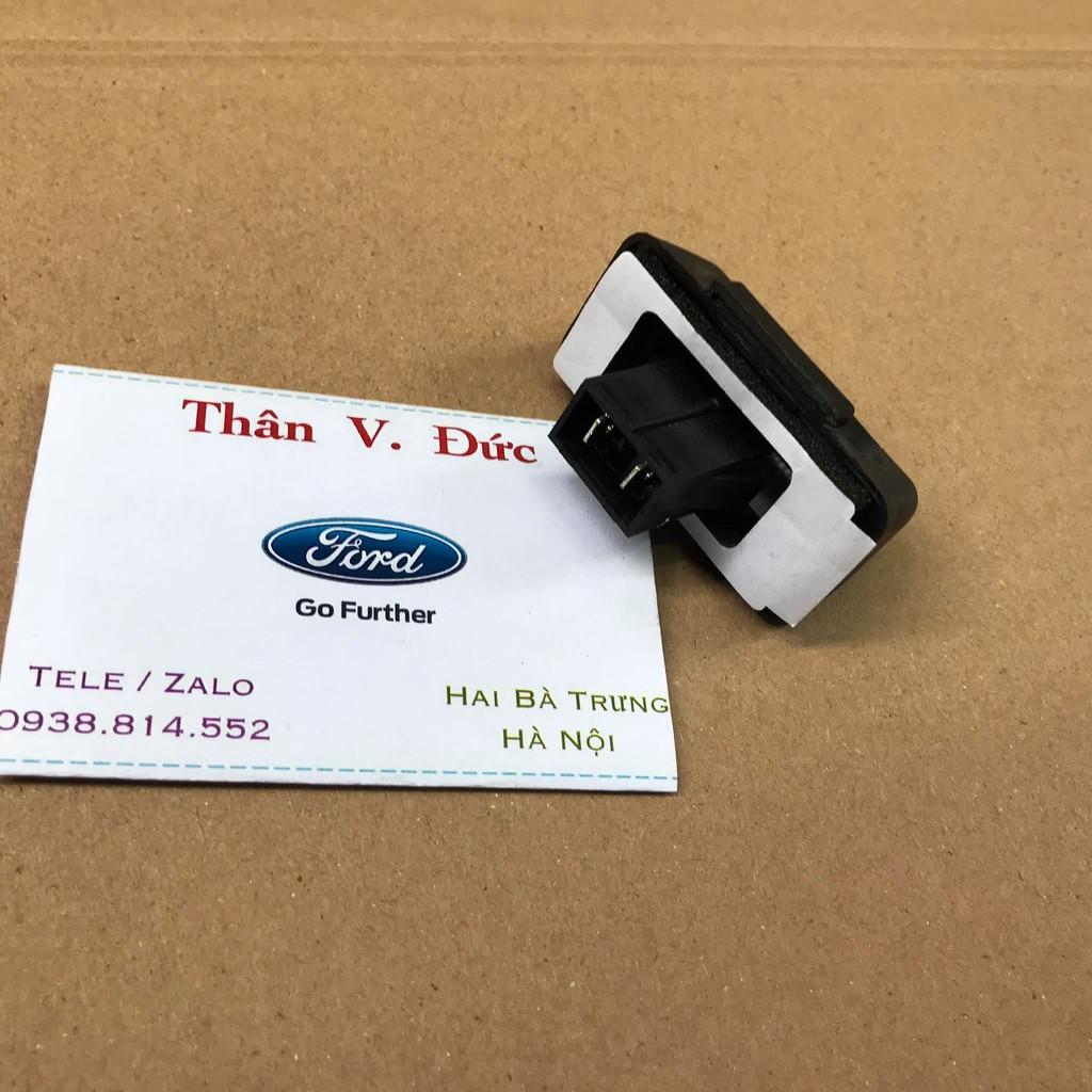 Đèn soi biển số Ford Transit