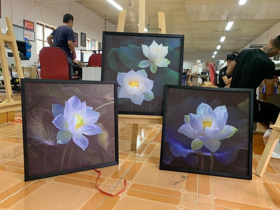 Tranh Canvas &quot;Hoa sen&quot;, đã có khung, tặng móc treo