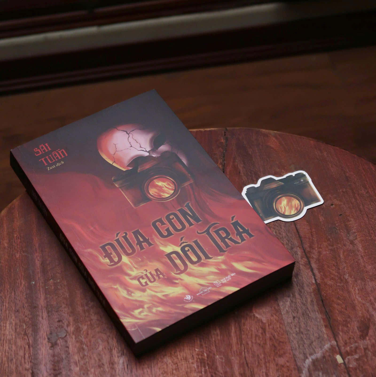 Sách Đứa Con Của Dối Trá