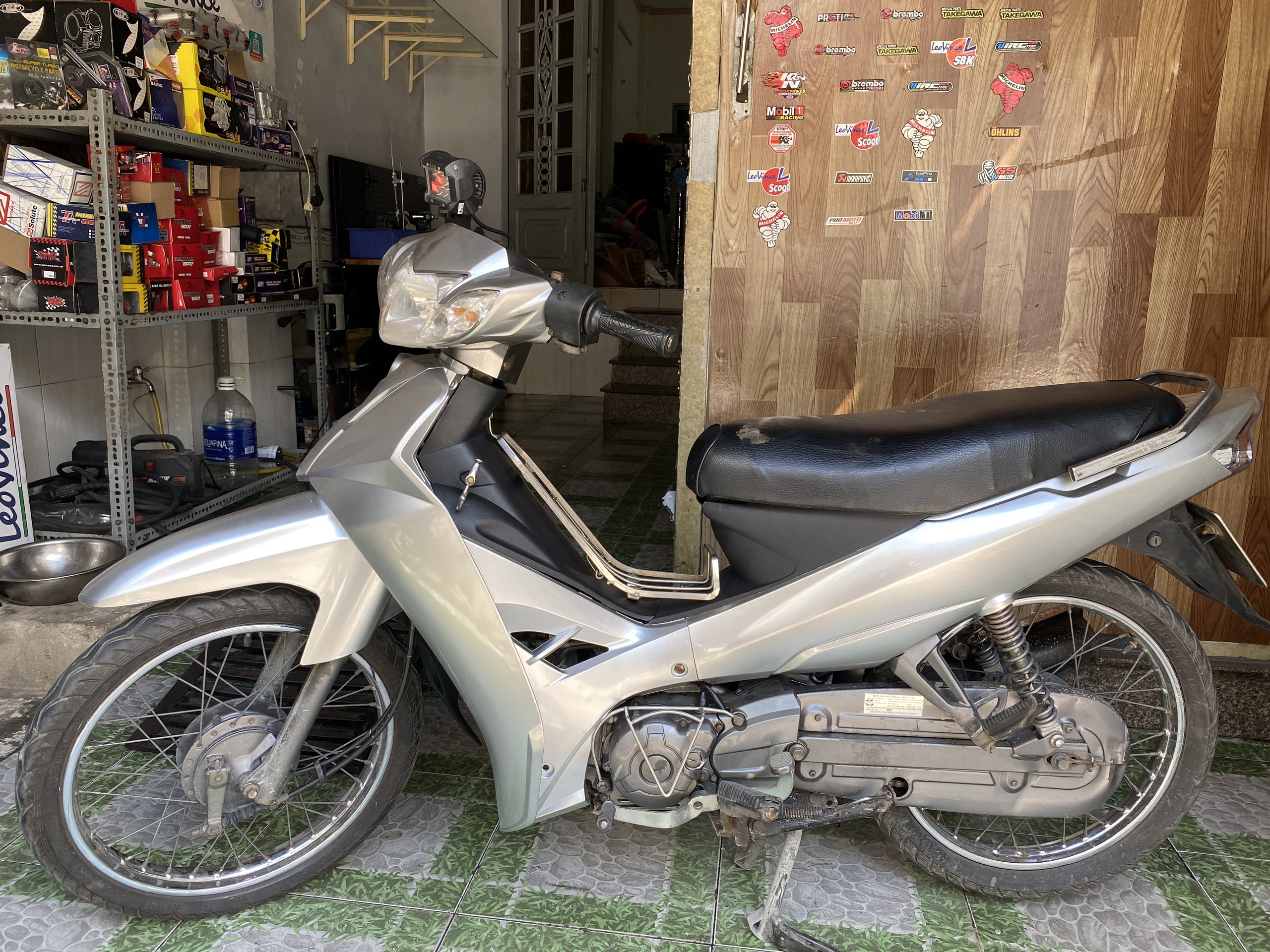 Dàn áo dành cho Yamaha Sirius loại 1 màu Bạc