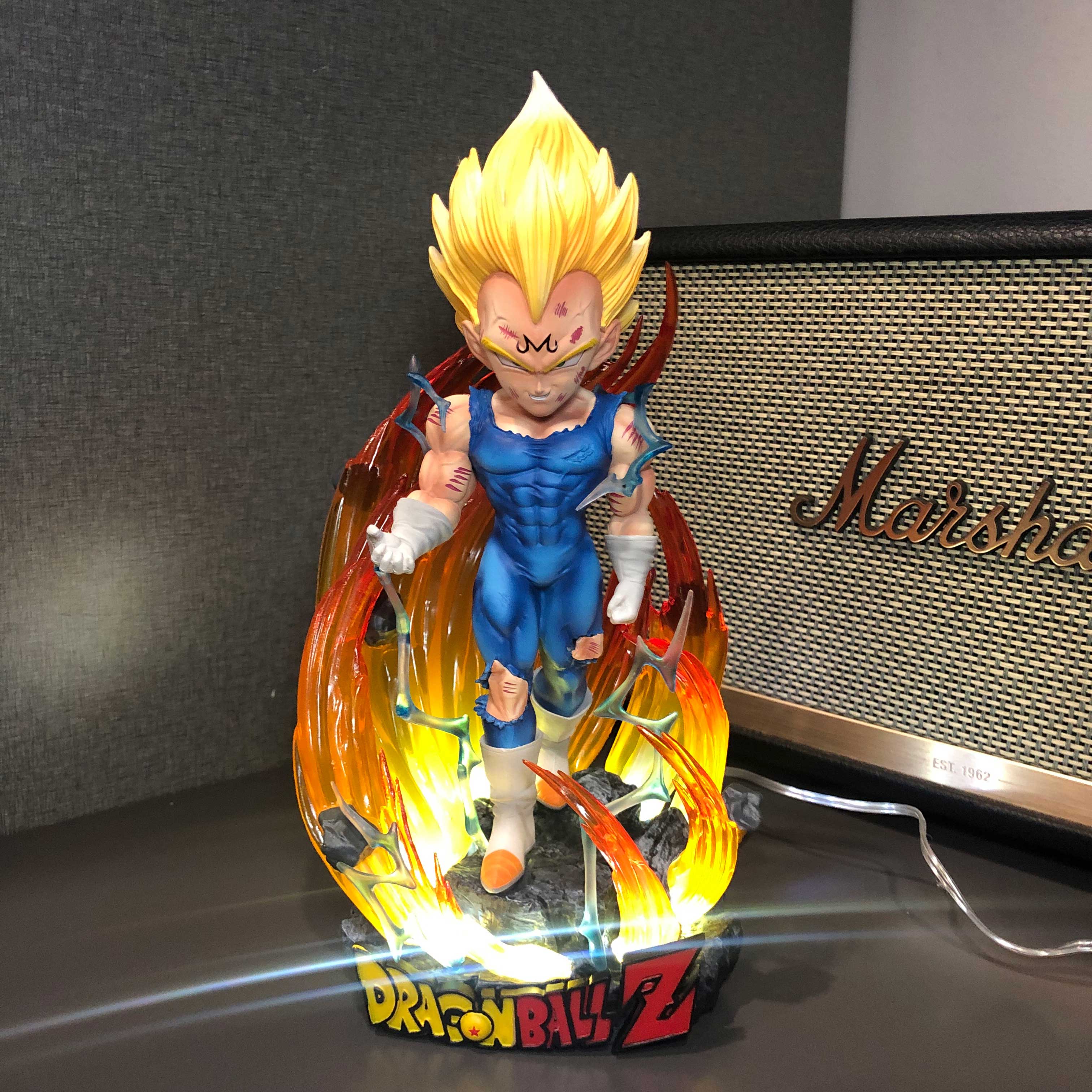 Mô hình Vegeta cực ngầu 22 cm có LED (usb) - Dragon Ball