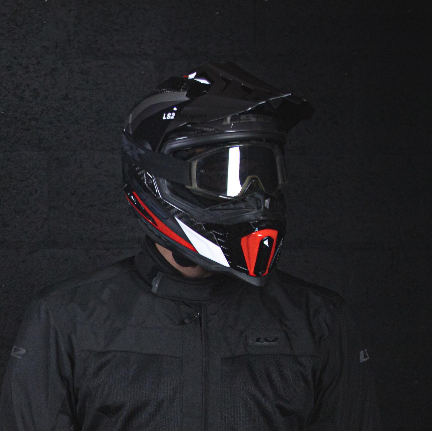 MŨ BẢO HIỂM CÀO CÀO DUAL SPORT LS2 MX701 EXPLORER CARBON - GARA20