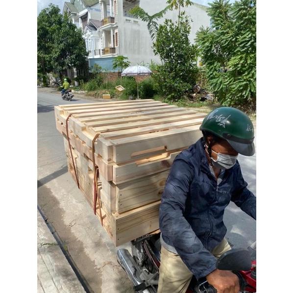 GƯỜNG PALLET GỖ THÔNG 4 TẤM THÔNG MINH TIỆN DỤNG