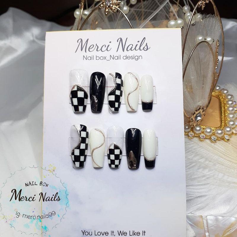 Nailbox thiết kế black&white