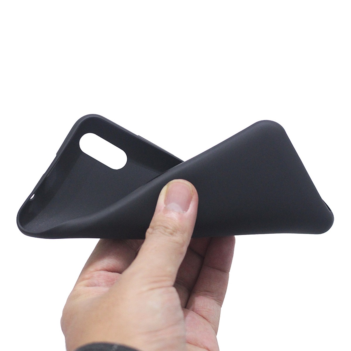 Ốp lưng cho Vsmart Bee 3 chất liệu silicon dẻo màu đen cao cấp chống bám vân tay