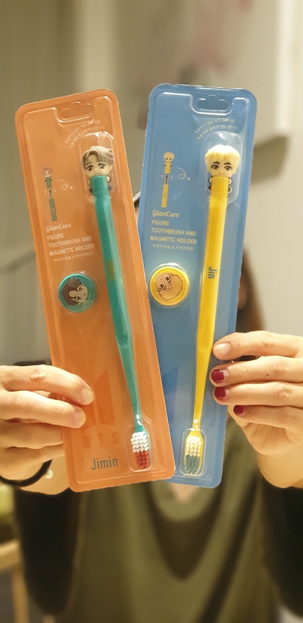 Bàn Chải Đánh Răng BTS TOOTHBRUSH. Độc Quyền 7 Thành Viên BTS