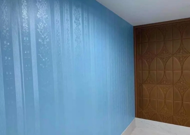Giấy dán tường 3D cuộn 10m màu xanh da trời có sẵn keo