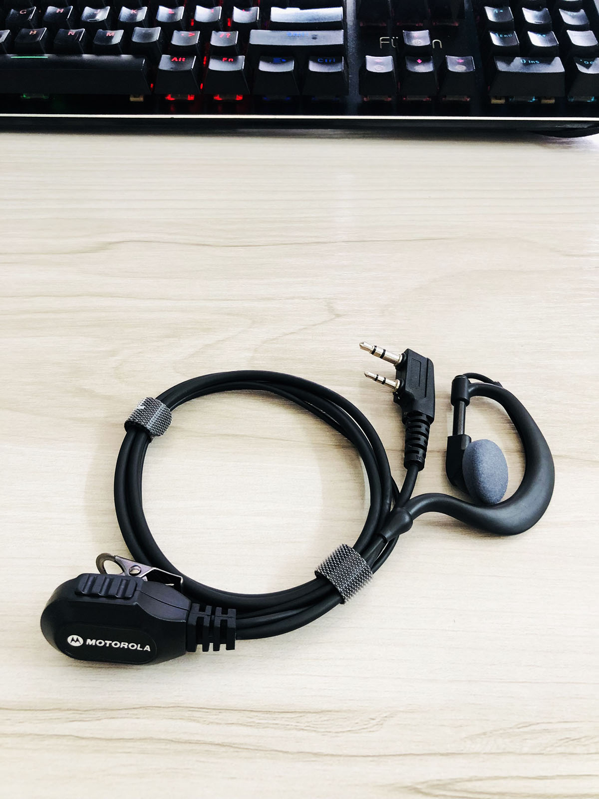 Tai nghe bộ đàm Motorola | Tai nghe kèm Mic cho bộ đàm Motorola - Hàng nhập khẩu