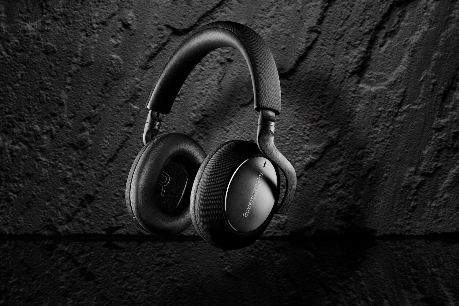 Tai Nghe Bowers &amp; Wilkins PX7 Carbon Edition hàng chính hãng new 100%