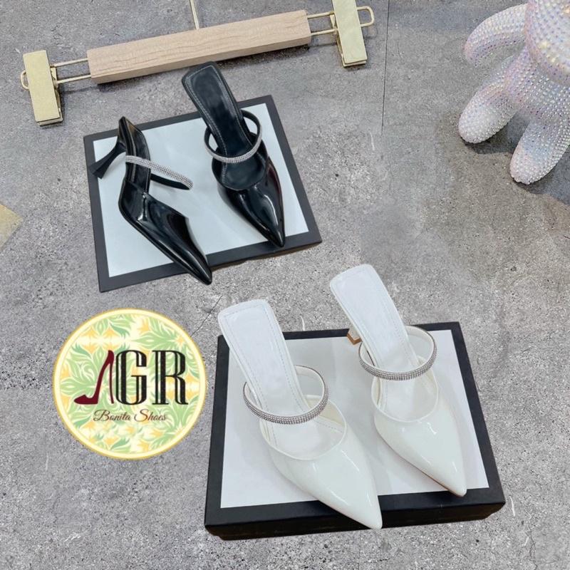 Guốc mũi nhọn da bóng phối quai dây đá