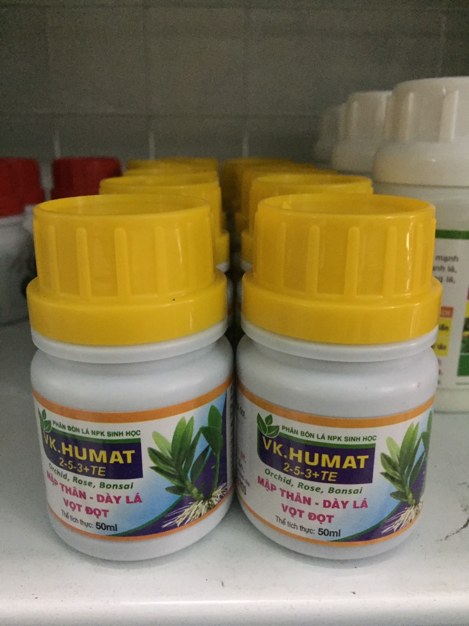 Phân bón NPK sinh học VK HUMAT 2-3-5+TE giúp mập thân, dày lá, vọt đọt - Chuyên dùng hoa lan, hoa hồng, bonsai