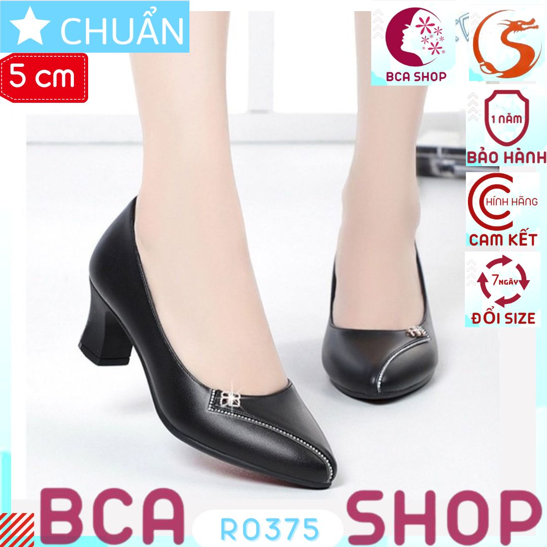 Giày cao gót nữ 5p RO375 ROSATA tại BCASHOP mũi tròn nhẹ nhấn 1 đường hạt lấp lánh - màu đen