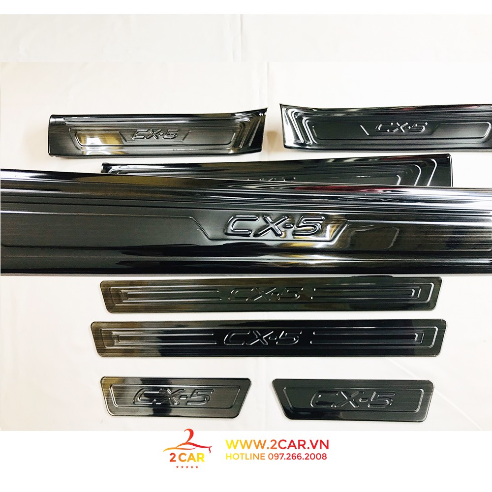 Ốp bậc cửa, nẹp bước chân Trong, Ngoài Xe Mazda Cx5 2018- 2020,2021 2022 chất liệu Titan