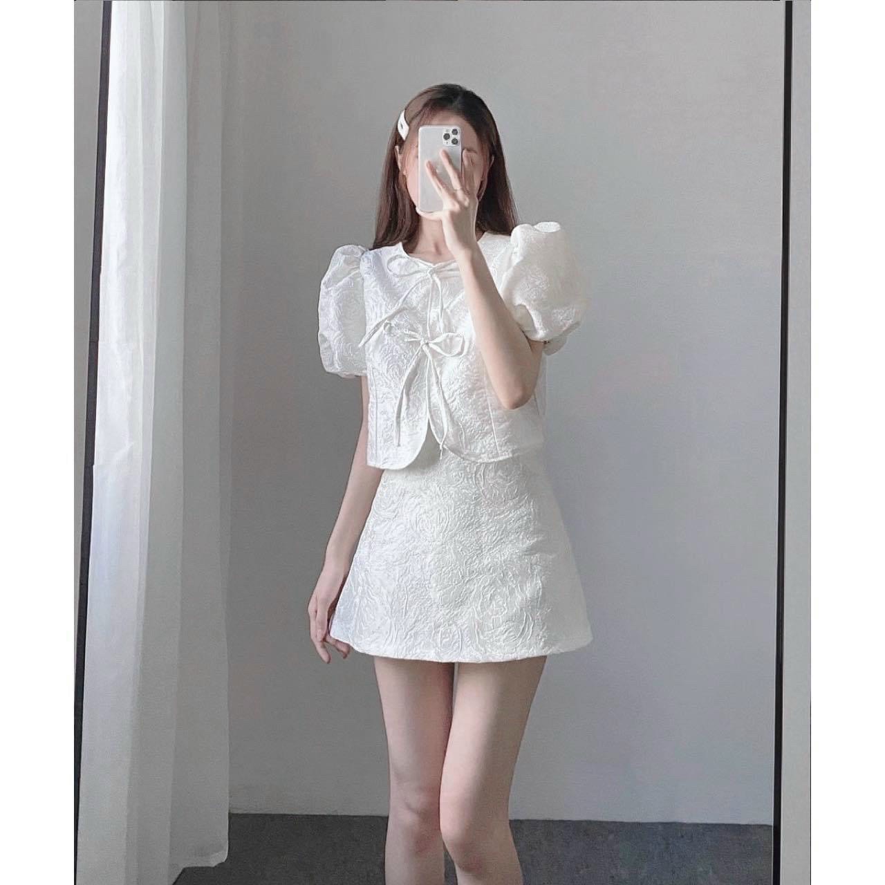 Set áo kèm chân vây chữ a chất xốp gấm hoa nổi