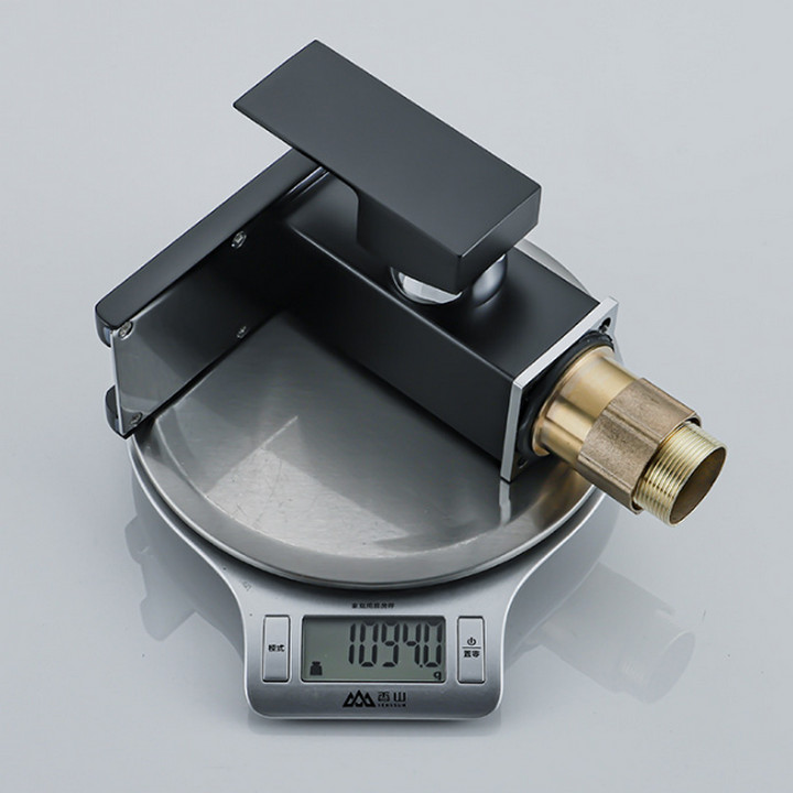 Bộ Vòi Lavabo Thay Đổi Màu Theo Nhiệt Độ Black LED