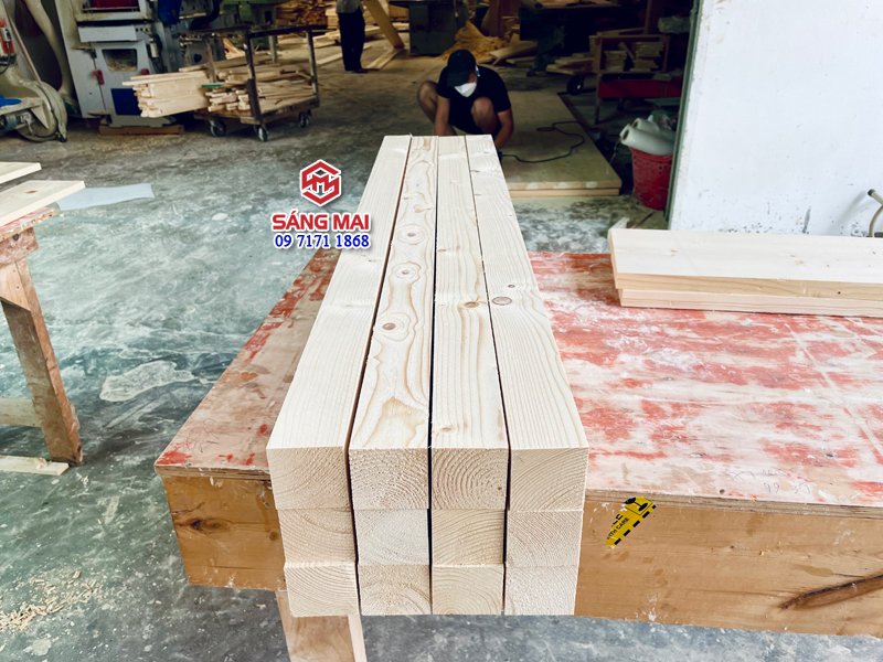 Thanh gỗ thông vuông 6cm x 6cm x dài 120cm + láng mịn 4 mặt