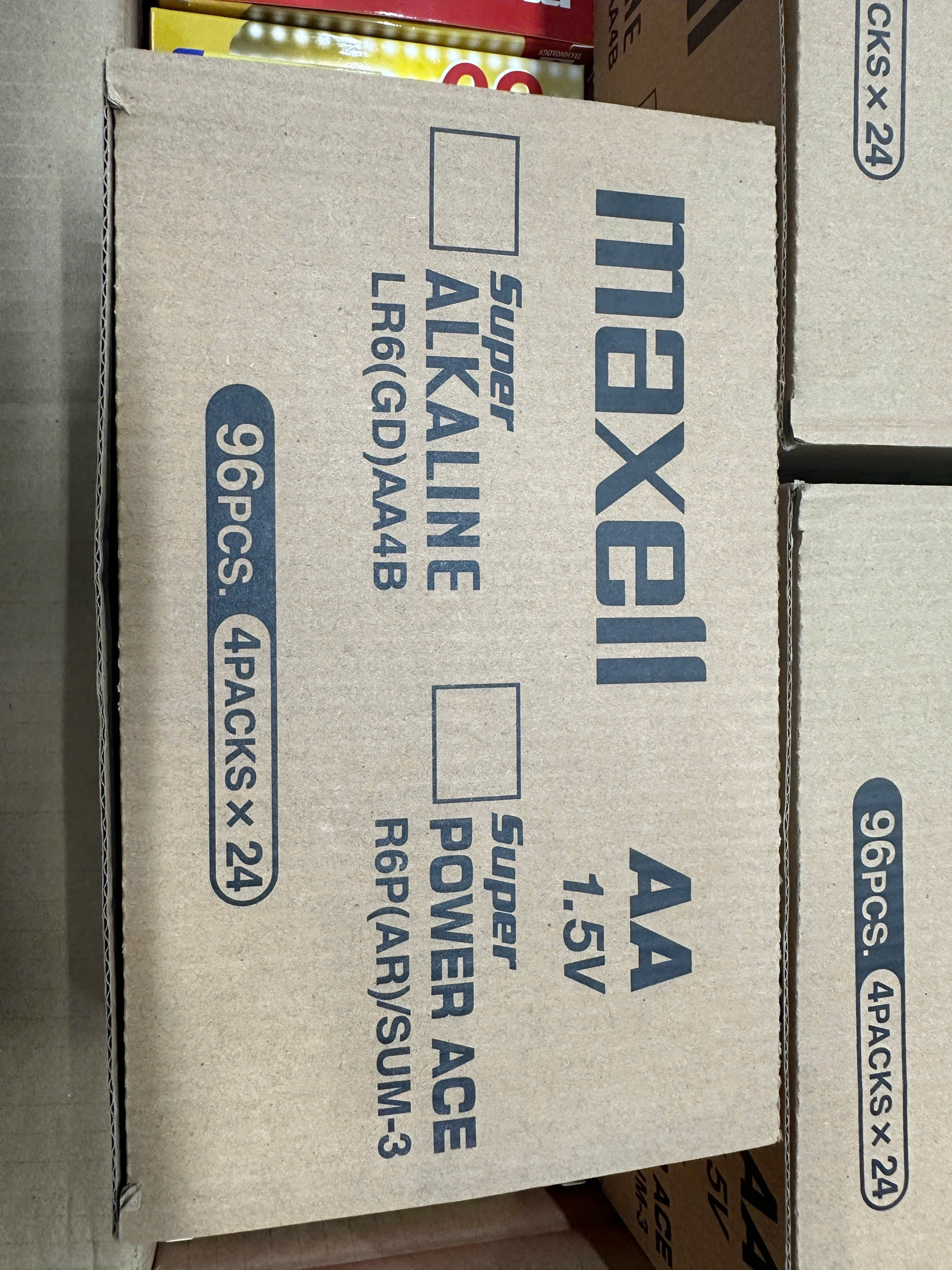 Pin tiểu AA/ 2A Maxell hàng siêu thị - Vỉ 4 viên, hộp 96 viên - Hàng chính hãng