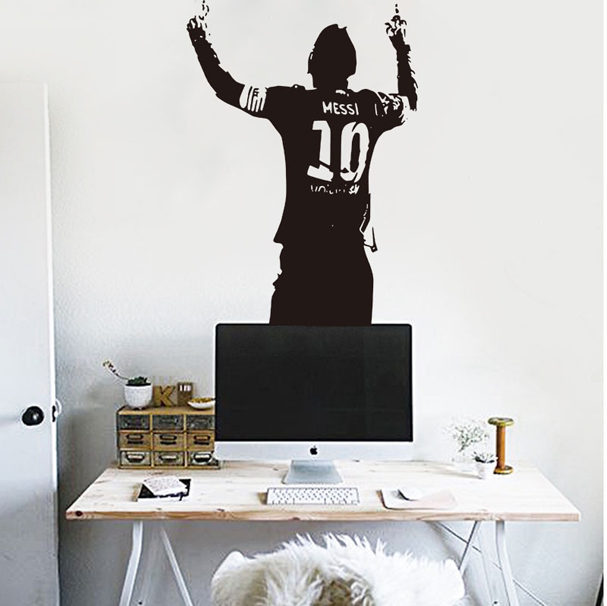 Decal dán tường Messi ngôi sao bóng đá trang trí quán sang trọng