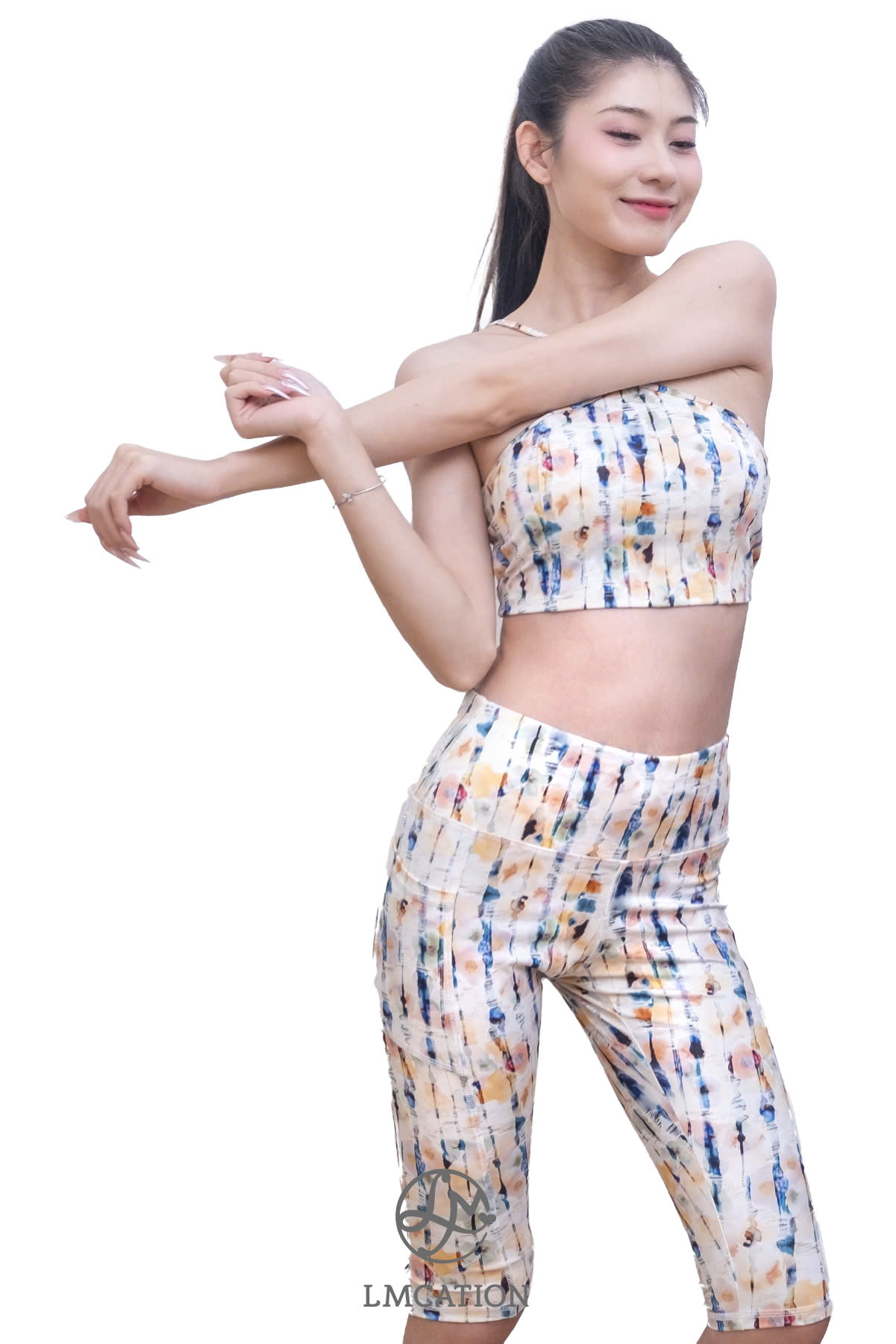 Bộ đồ thể thao LMcation - Áo ngực thể thao cổ yếm Sophie &amp; Quần lửng thể thao trên gối túi 2 bên - Sọc đủ màu