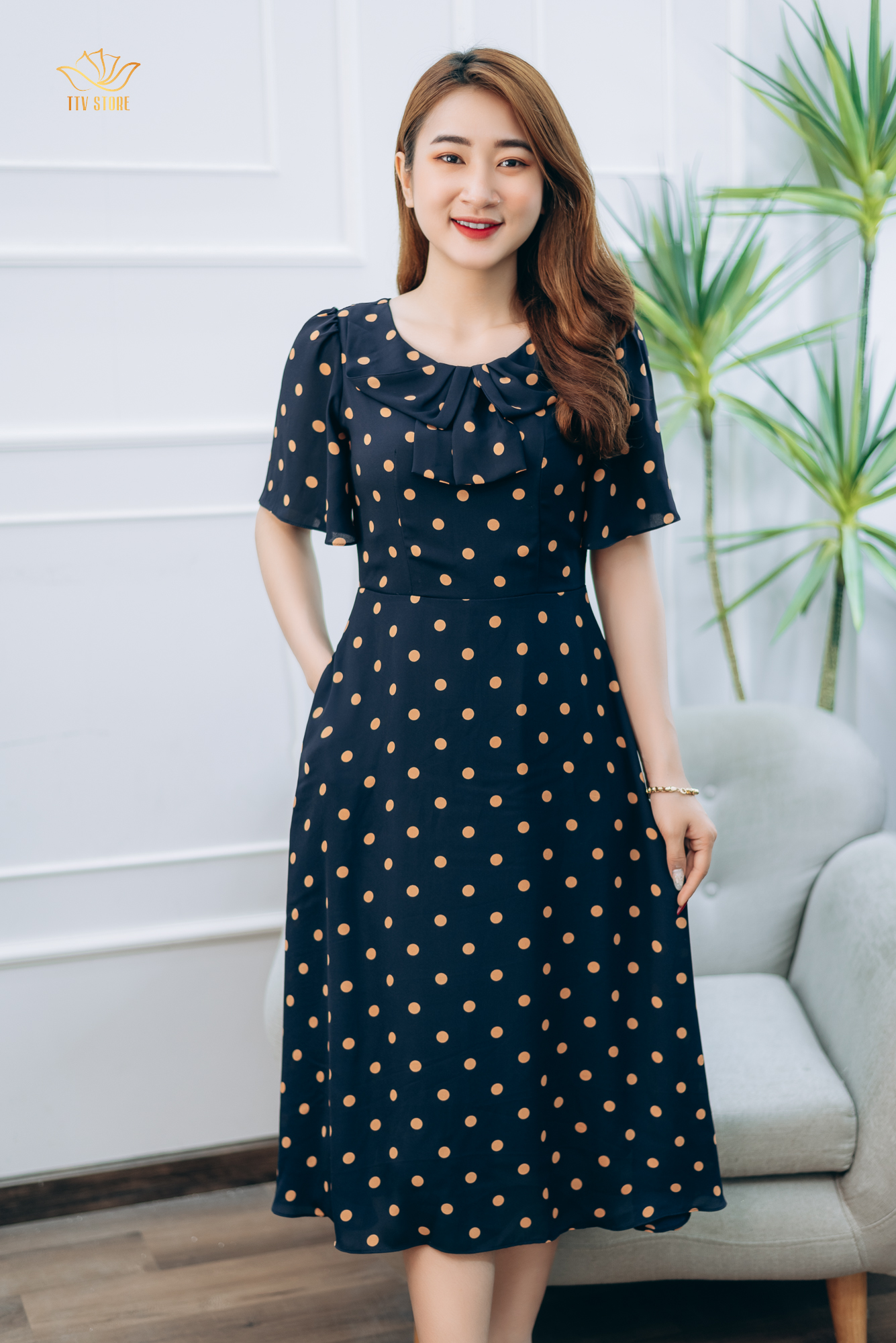 Đầm xòe thiết kế trung niên cao cấp sang trọng Cổ tròn nơ tay loe màu Xanh chấm bi nâu TTV STORE TTV1363