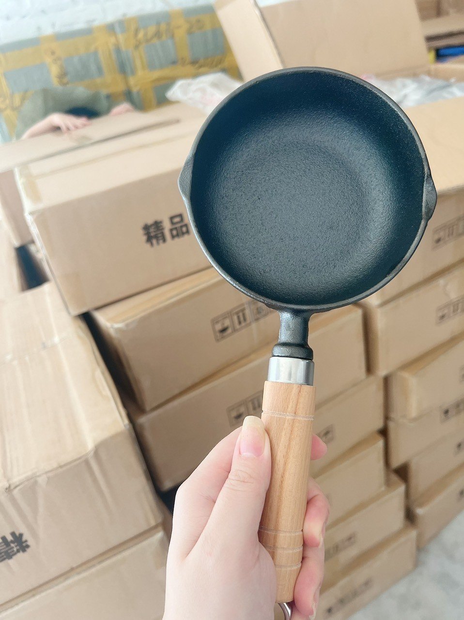 CHẢO - QUÁNH GANG ĐƯỜNG KÍNH 13CM, ĐỘ SÂU 5CM THIẾT KẾ DÀY ĐẸP CHUYÊN ĐỂ CHIÊN NGẬP DẦU, NẤU NƯỚC SỐT, CHƯNG MẮM, KHO QUẸT,... DÙNG CHO BẾP GA, HỒNG NGOẠI KỂ CẢ BẾP TỪ