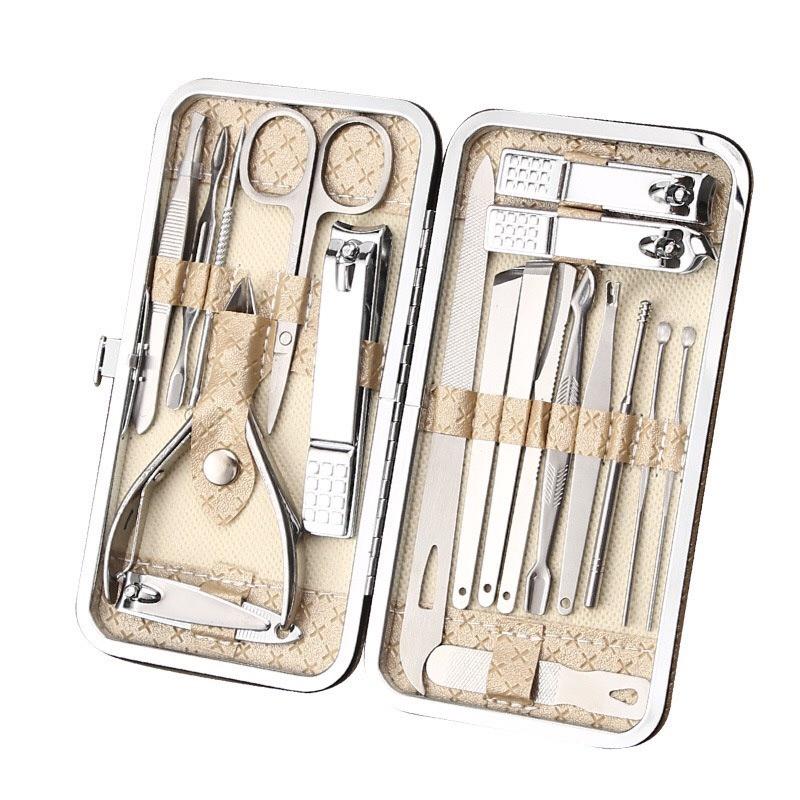 Bộ cắt móng tay gồm 19 món ,bộ bấm móng tay 10 món và bộ bâm móng tay 7 chi tiết