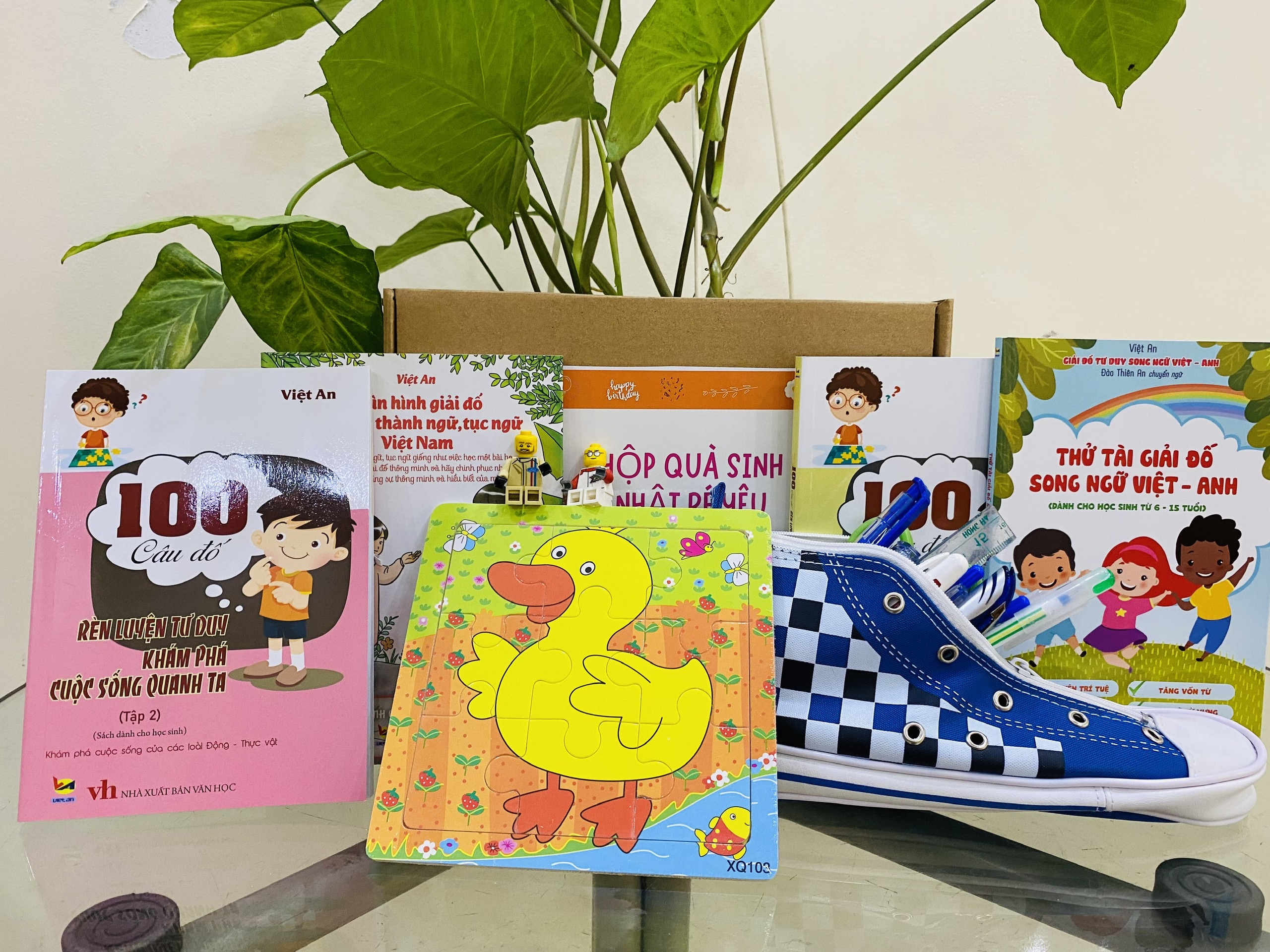 HỘP QUÀ SINH NHẬT DÀNH CHO BÉ TRAI 9 - 12 TUỔI