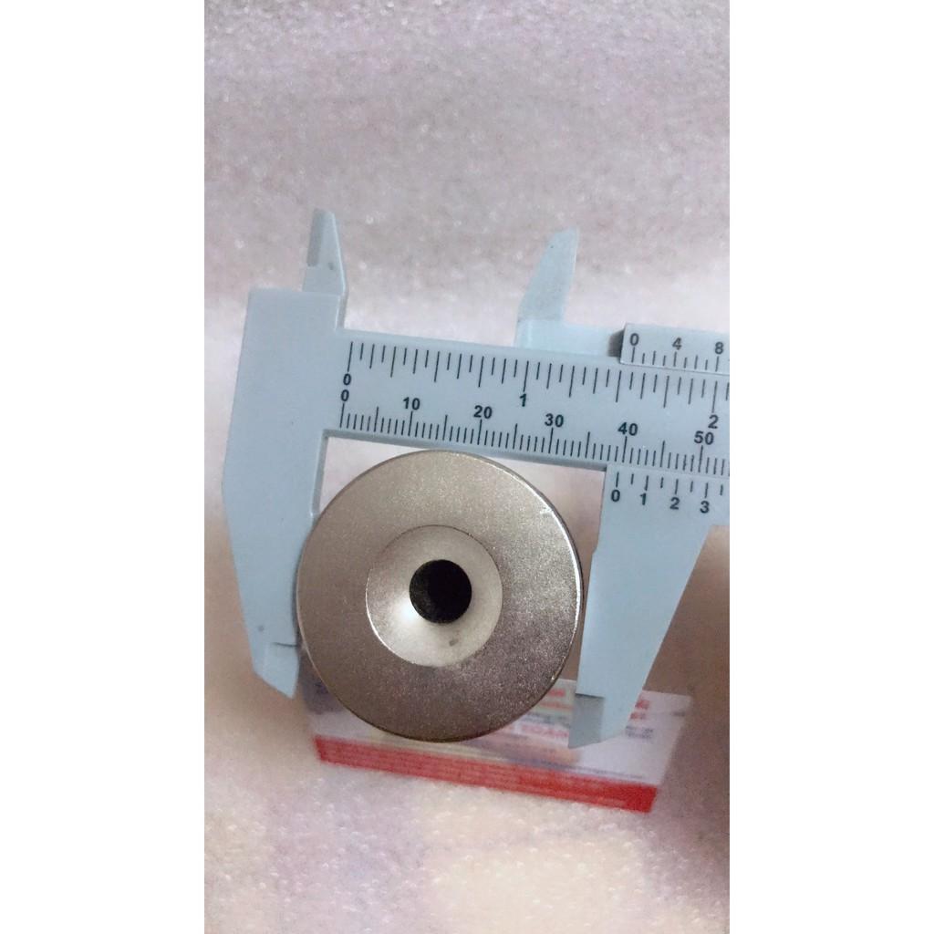 Nam châm D40 x 10 lỗ 10mm loại cứu hộ