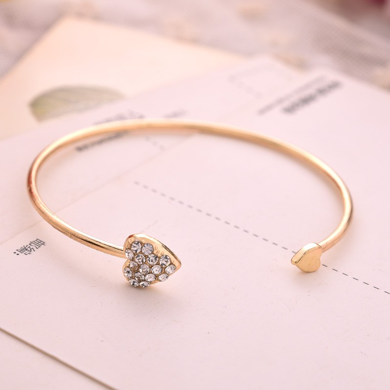 Lắc tay kiềng nữ trái tim đính đá