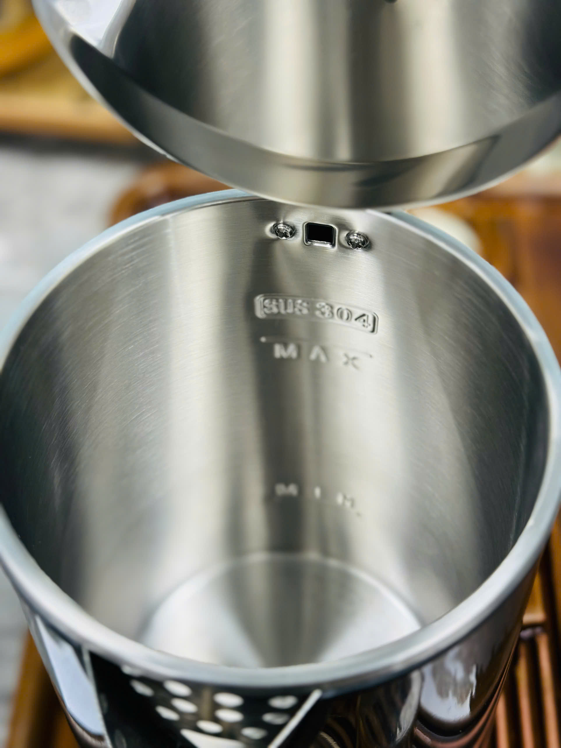 (SIÊU PHẨM) Ấm Siêu Tốc 1,8L inox 304 KALITE Aqua 18 - Vỏ 2 Lớp Cách Nhiệt, 1500W, Hàng Chính Hãng