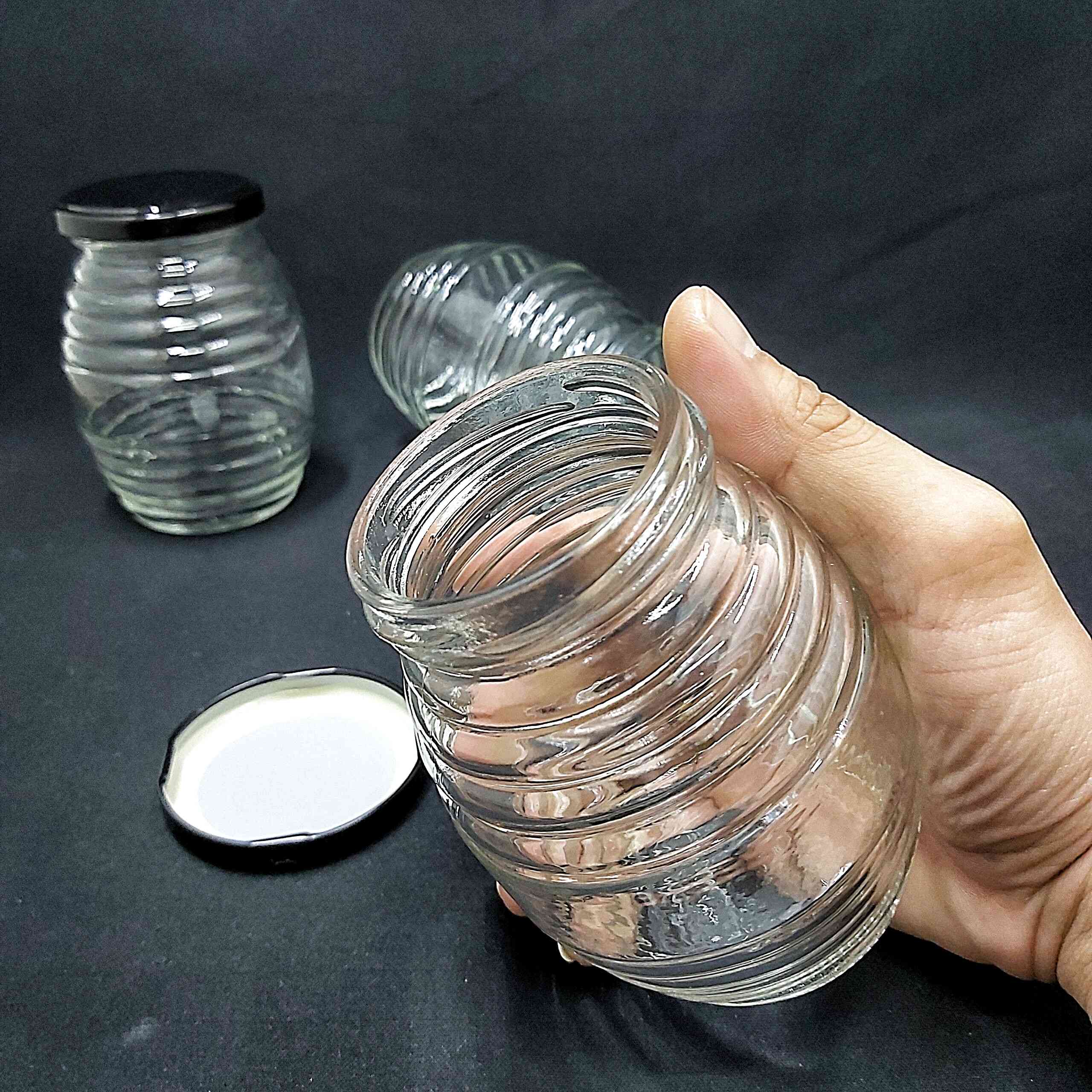 Combo 3 hũ thủy tinh 350ml mẫu con ong nắp thiếc đen vặn – hủ đựng mật ong, yến chưng, dầu dừa, gia vị, thức uống, sữa chua