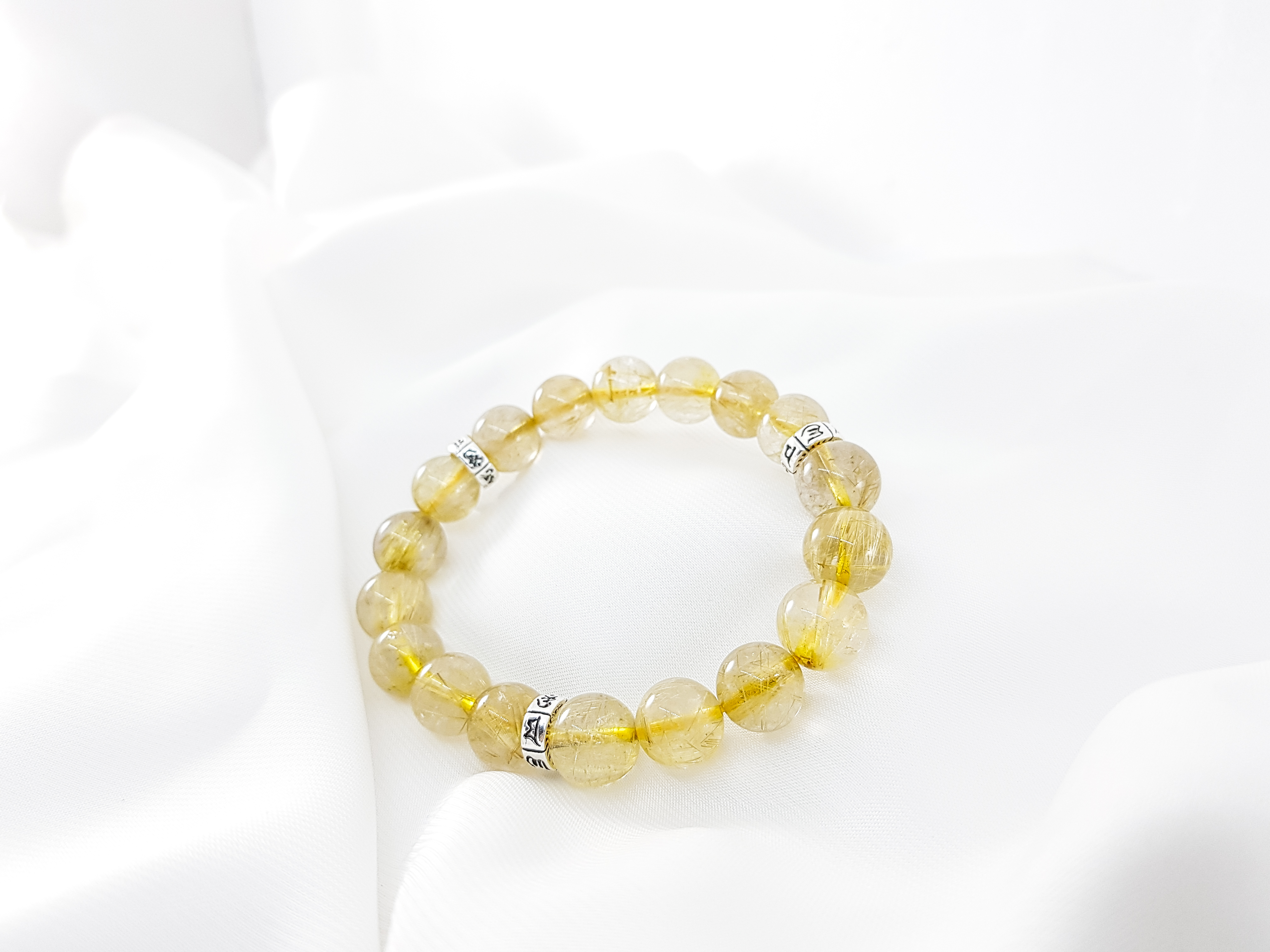Vòng tay nam mệnh kim, thủy đá thạch anh tóc vàng mix charm chữ trung
