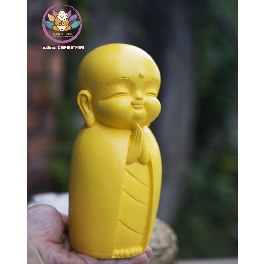Chú tiểu decor hiện đại 21 cm trang trí nhà cửa màu vàng nhạt