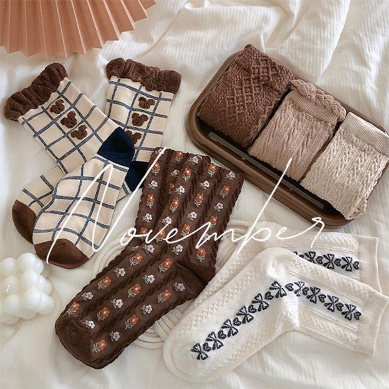 Tất nữ cổ cao, hoạ tiết vintage siêu đáng yêu nữ tính.