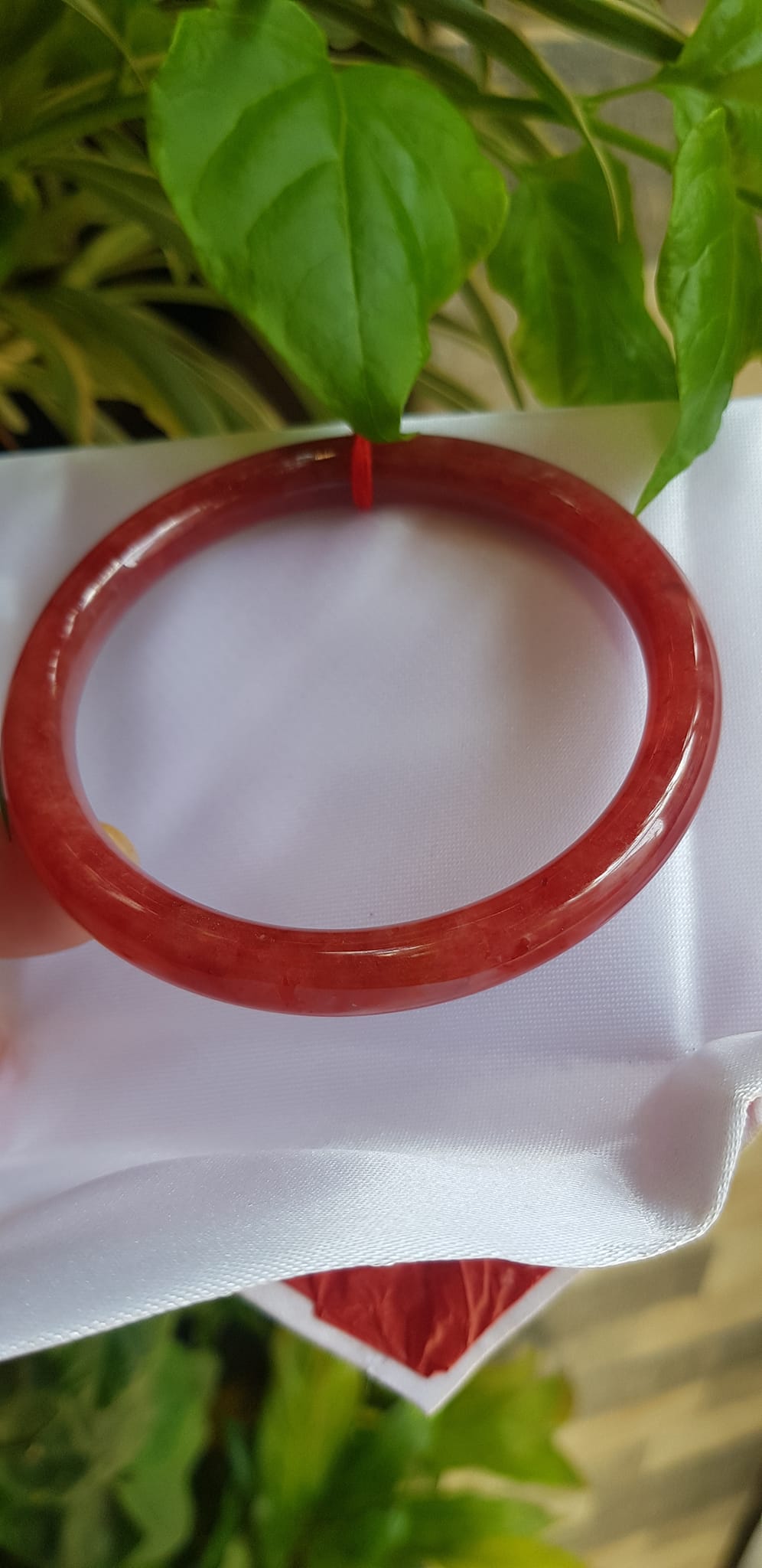 Vòng Cẩm Thạch Đỏ đẹp 58mm x chột 7mm màu đỏ đậm bóng là màu chiến thắng chuẩn hợp nữ mạng hỏa mạng thổ 55kg - 68kg đeo đẹp tay may mắn tốt sức khỏe công việc rực rỡ tài lộc ạ