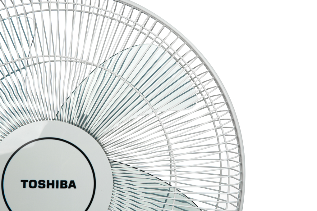 Quạt đứng Toshiba F-LSA10VN - Hàng chính hãng