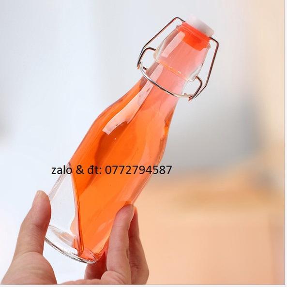 Chai Thủy Tinh Vuông Nắp Gài 250ml
