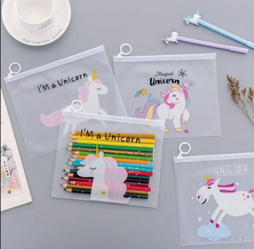 Bộ 2 Túi Zip Lụa Trong Suốt Đựng Bút Viết Dụng Cụ Đựng Mỹ Phẩm Hình Unicorn Mẫu Ngẫu Nhiên Kích Thước Cỡ A5 (17 x 21 cm)