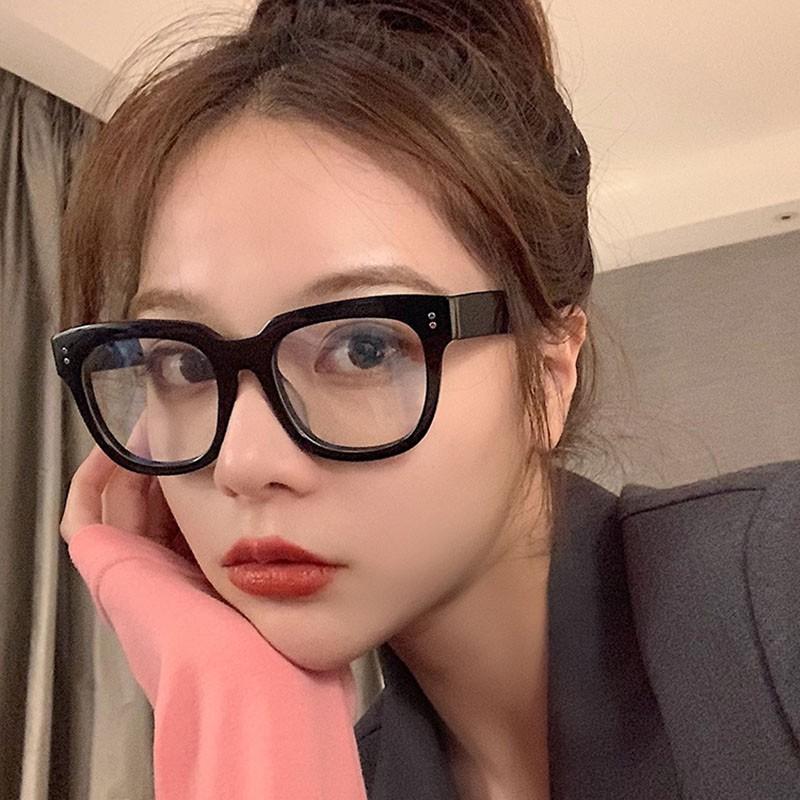 Mắt Kính Gọng Kim Loại Thiết Kế Thời Trang