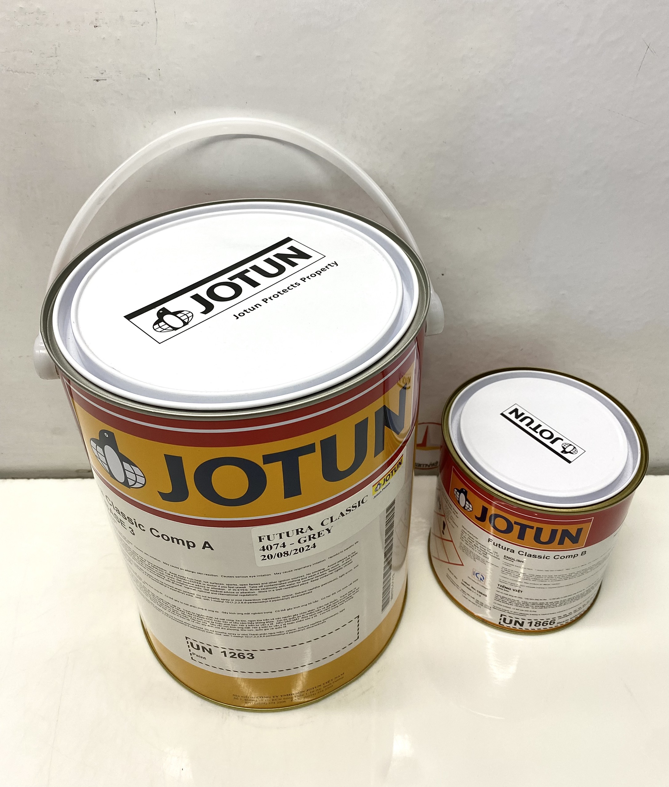 Sơn Epoxy Jotun Futura Classic base 3 màu Grey 4074 (Xám) 5L/bộ