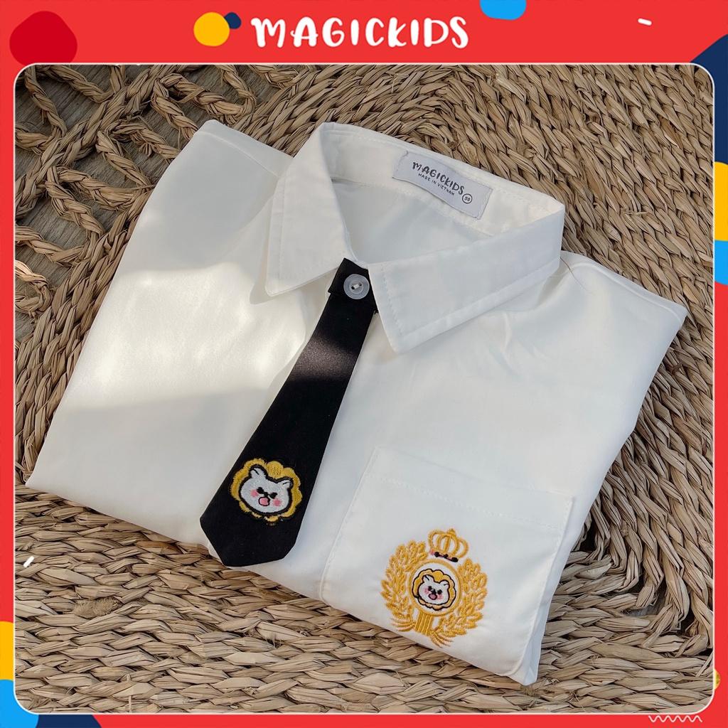 Áo sơ mi trắng dài tay cho bé Magickids kèm cà vạt thêu huy hiệu cao cấp Quần áo trẻ em đi học, đi chơi AO22055