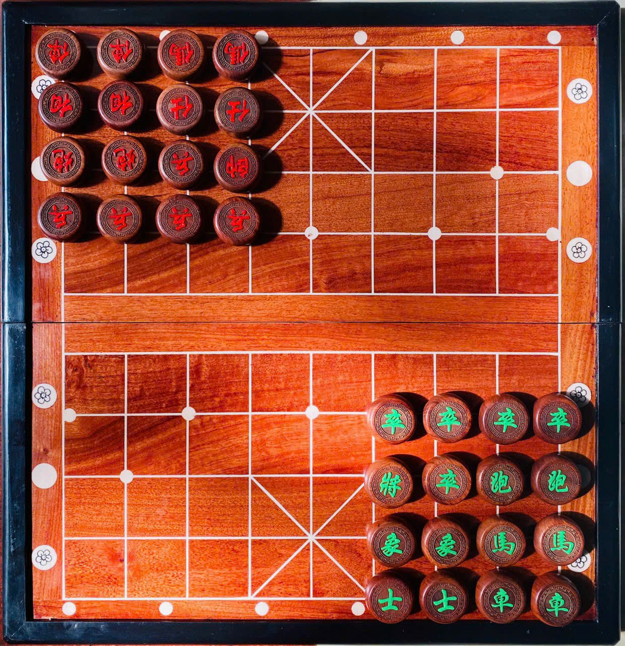 Combo bộ bàn cờ tướng gỗ hương kt 50×50×3cm+quân hộp đựng gỗ hương kt 4.0×1.5cm đẹp long lanh