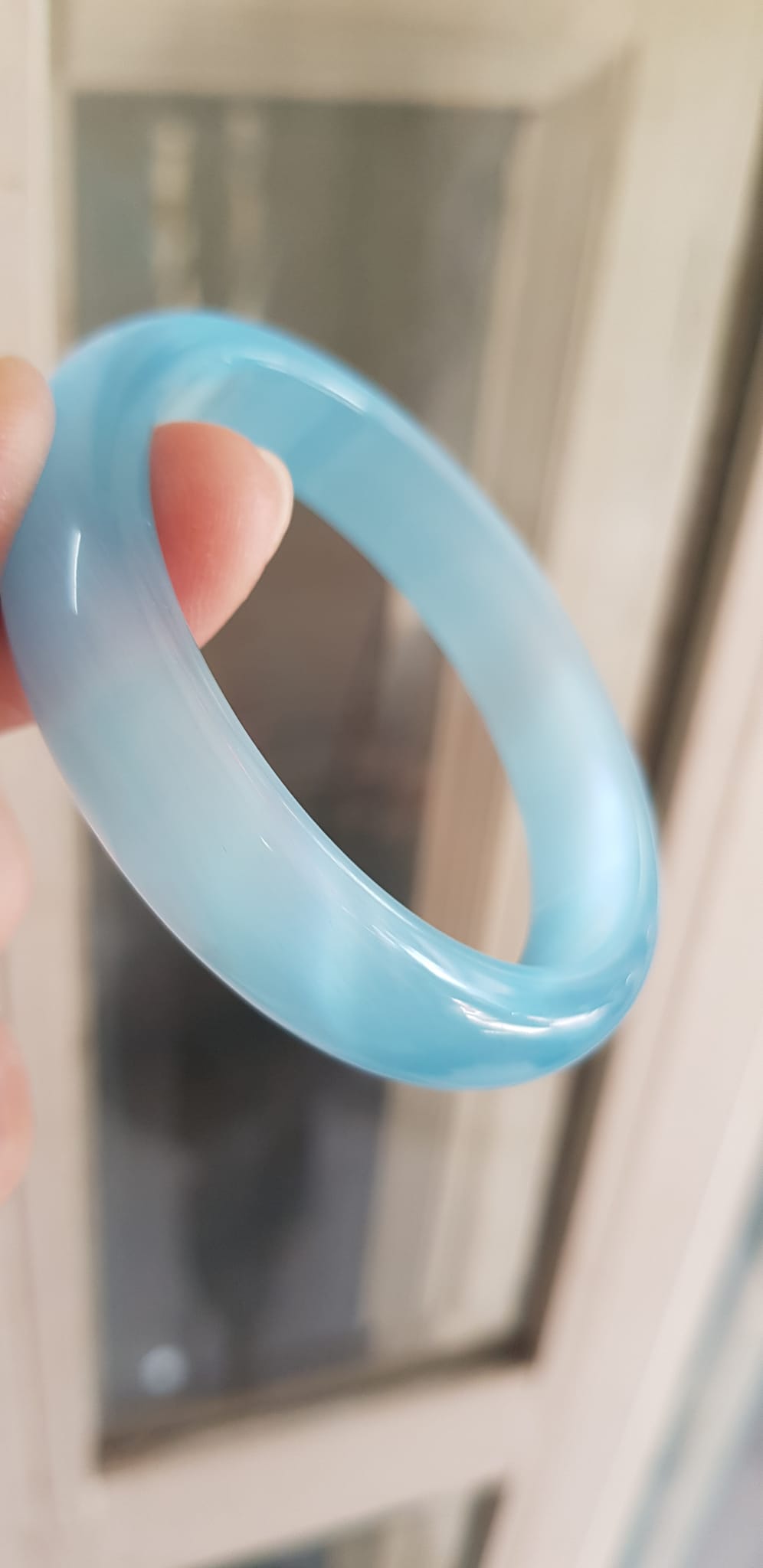 Vòng tay nữ đá mắt mèo Xanh dương nhẹ bản hẹ mới Ni 53mm x cao 12mm x dầy 6,5mm Nữ 49kg - 54kg đeo Vòng màu xanh dương nhẹ xinh tươi đẹp rẻ lắm chuẩn hợp nữ mệnh thuỷ mệnh mộc ạ