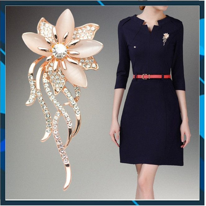 Cài áo nữ hoa 4 cánh dễ thương đính đá zircon sang trọng lấp lánh