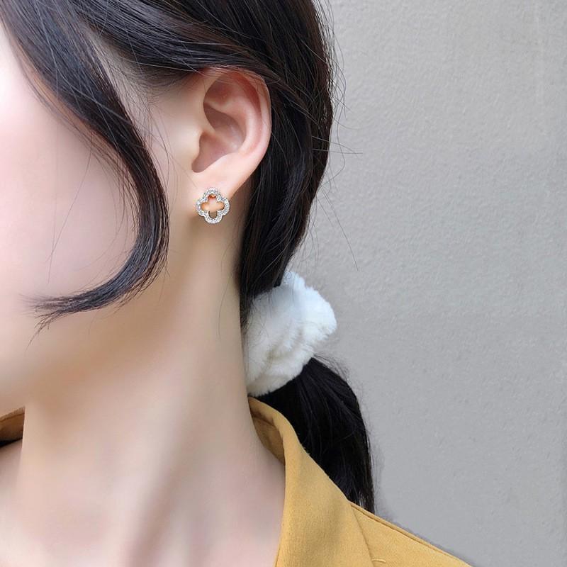 Khuyên tai, Bông tai cỏ 4 đính đá xinh xắn HT615 - Culi accessories
