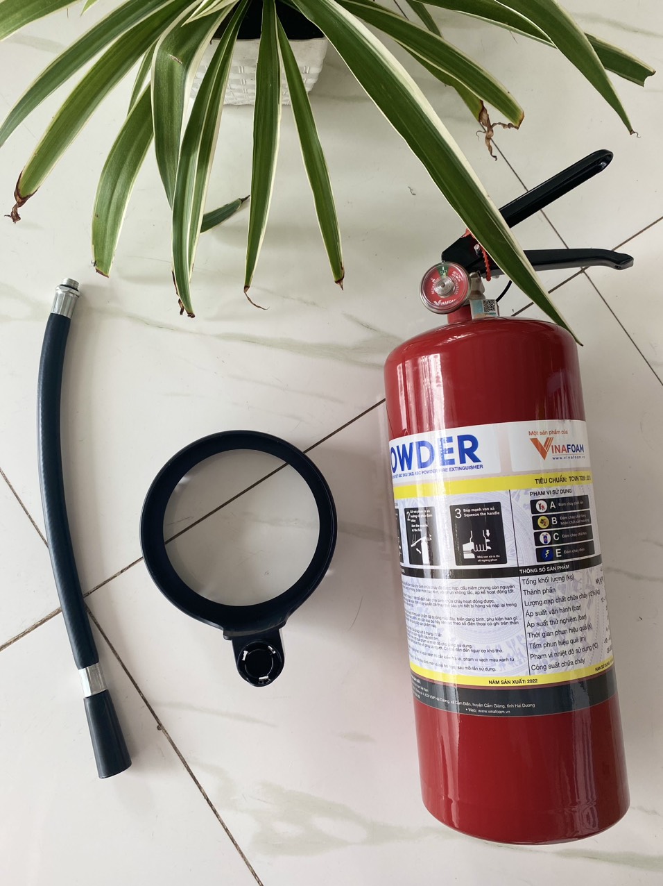 Bình chữa cháy bột ABC 8KG Vinafoam VP8 có tem kiểm định