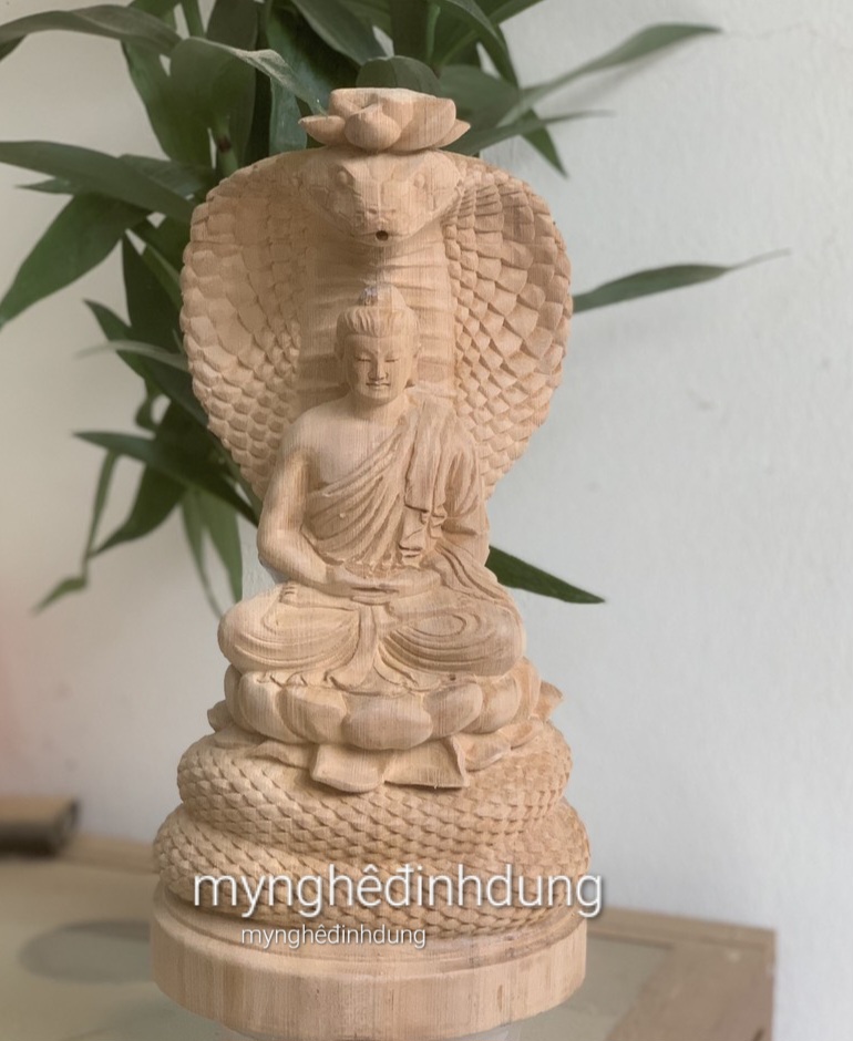 Tượng thần rắn bảo vệ Đức Phật bằng gỗ ngọc âm thơm nức kt 30×14×11cm 