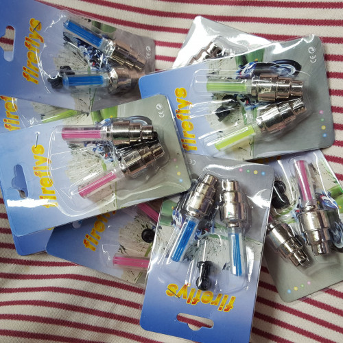 Đèn Led Neon Gắn Van Xe Máy, Ôtô, Xe Đạp Đa Màu Sắc Tuyệt Đẹp, Chuyển Động Là Đèn Sáng Vào Ban Đêm