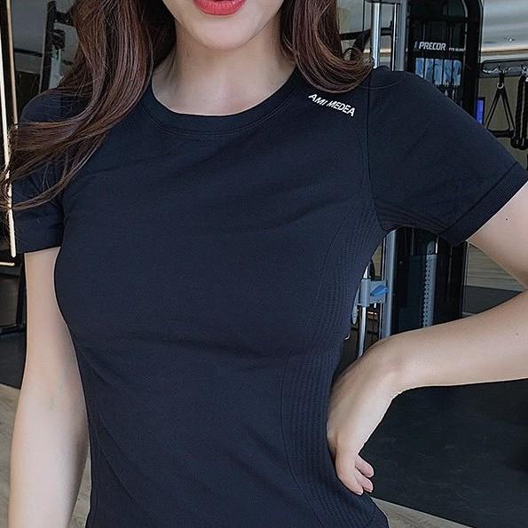 Áo tập gym yoga nữ AMI HN65 chất dệt kim cao cấp, co dãn 4 chiều, thấm hút mồ hôi cực tốt
