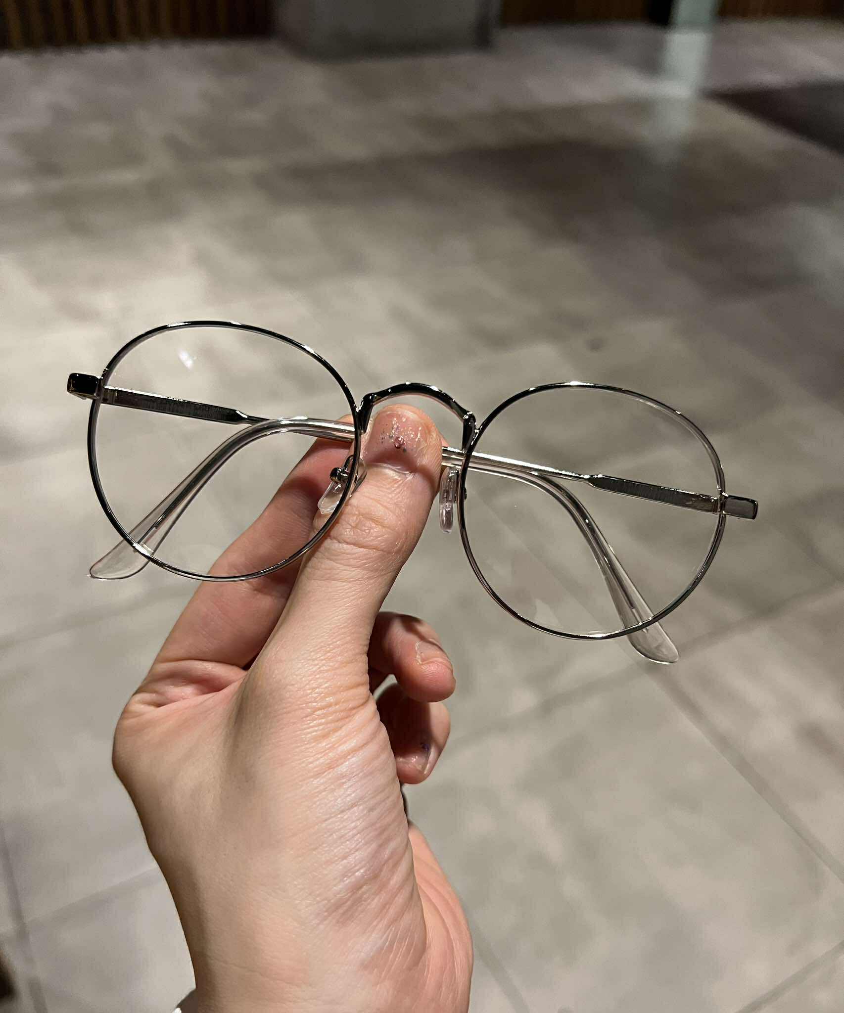 Kính mắt tròn nhỏ gọng kim loại bạc